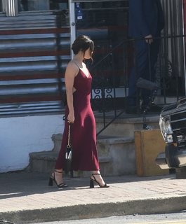 Lucy Hale feet photo thumbnail