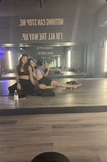 Lucy Hale feet photo thumbnail