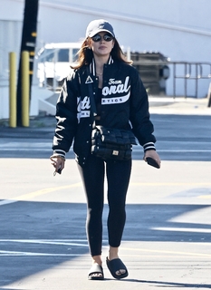 Lucy Hale feet photo thumbnail
