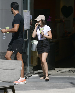 Lucy Hale feet photo thumbnail