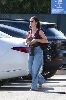 Lucy Hale feet photo thumbnail