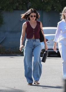 Lucy Hale feet photo thumbnail