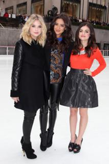 Lucy Hale feet photo thumbnail