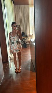 Lucy Hale feet photo thumbnail