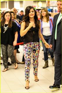 Lucy Hale feet photo thumbnail