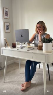 Lucy-Jo Hudson feet photo 1