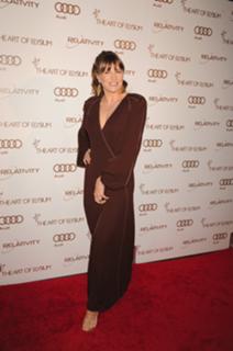 Lucy Lawless feet photo thumbnail