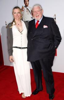 Lucy Lawless feet photo thumbnail