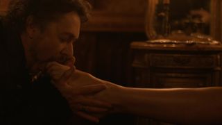 Lucy Lawless feet photo thumbnail