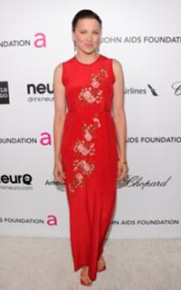 Lucy Lawless feet photo thumbnail