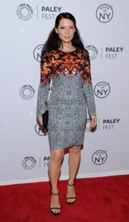 Lucy Liu feet photo thumbnail