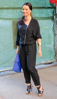 Lucy Liu feet photo thumbnail