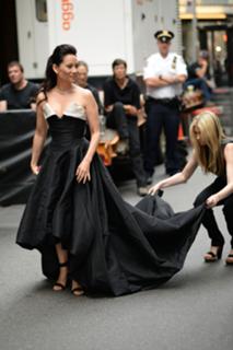 Lucy Liu feet photo thumbnail