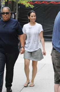 Lucy Liu feet photo thumbnail