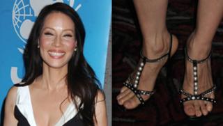 Lucy Liu feet photo thumbnail