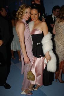 Lucy Liu feet photo thumbnail