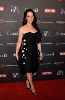 Lucy Liu feet photo thumbnail