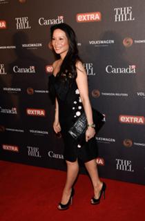 Lucy Liu feet photo thumbnail
