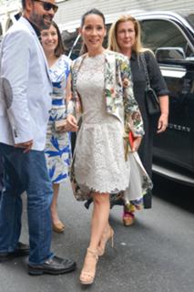 Lucy Liu feet photo thumbnail