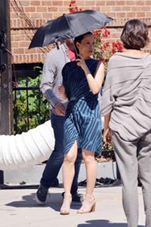 Lucy Liu feet photo thumbnail