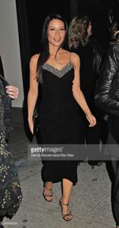 Lucy Liu feet photo thumbnail