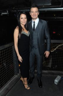 Lucy Liu feet photo thumbnail