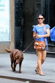 Lucy Liu feet photo thumbnail