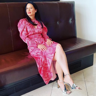 Lucy Liu feet photo thumbnail