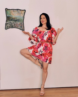 Lucy Liu feet photo thumbnail