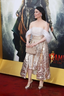 Lucy Liu feet photo thumbnail