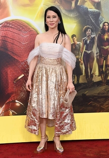 Lucy Liu feet photo thumbnail