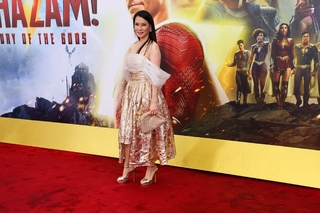 Lucy Liu feet photo thumbnail