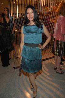 Lucy Liu feet photo thumbnail
