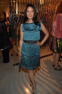 Lucy Liu feet photo thumbnail