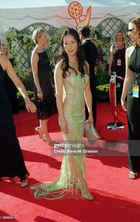 Lucy Liu feet photo thumbnail