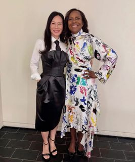 Lucy Liu feet photo thumbnail