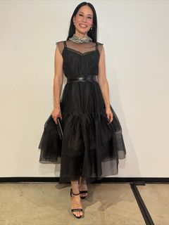 Lucy Liu feet photo thumbnail