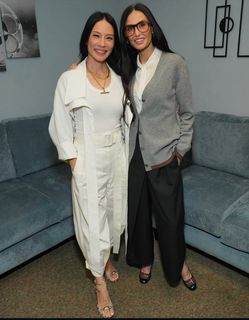 Lucy Liu feet photo thumbnail