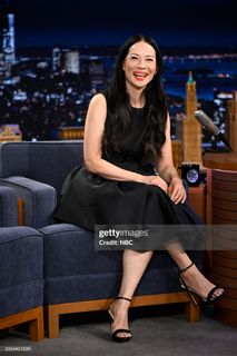 Lucy Liu feet photo 3