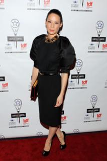 Lucy Liu feet photo thumbnail