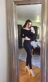 Lucy Loken feet photo 1