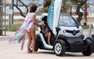 Lucy Mecklenburgh feet photo thumbnail