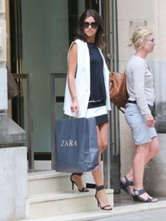 Lucy Mecklenburgh feet photo thumbnail