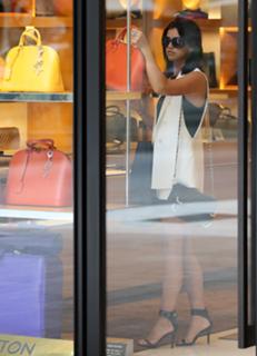 Lucy Mecklenburgh feet photo thumbnail
