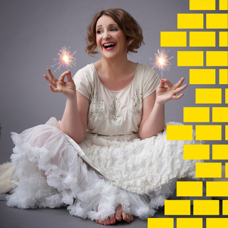 Lucy Porter feet photo 1