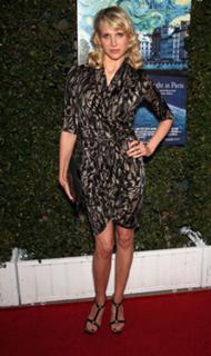 Lucy Punch feet photo thumbnail