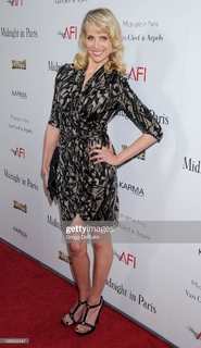 Lucy Punch feet photo thumbnail