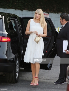 Lucy Punch feet photo thumbnail