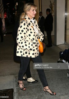 Lucy Punch feet photo thumbnail