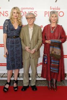 Lucy Punch feet photo thumbnail